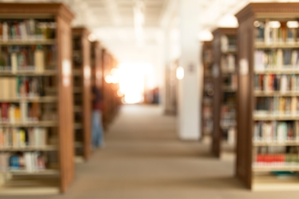 Ecos de Alexandria: Ascensão da Maior Biblioteca